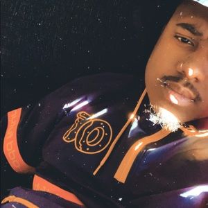 Meet your Posher, Derrick